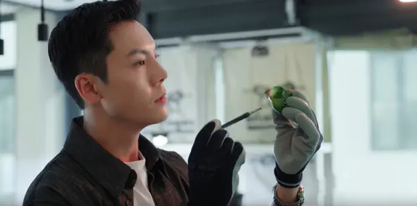 许我耀眼第1集剧照